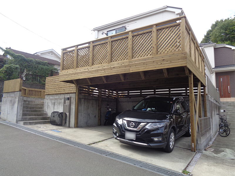 東京都八王子市の車庫上・ガレージウッドデッキ施工例1