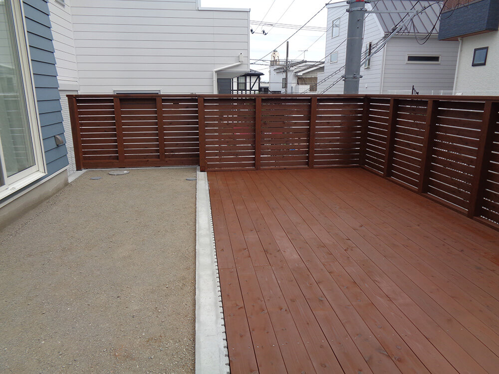 神奈川県茅ヶ崎市の車庫上・ガレージウッドデッキ施工例3