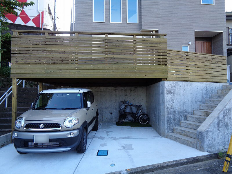 神奈川県大和市の車庫上・ガレージウッドデッキ施工例1