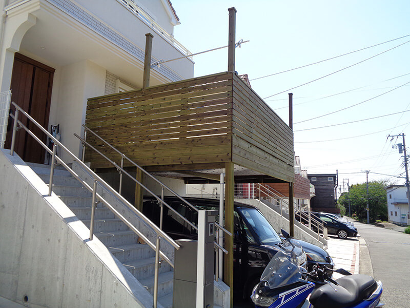 神奈川県大和市の車庫上・ガレージウッドデッキ施工例2