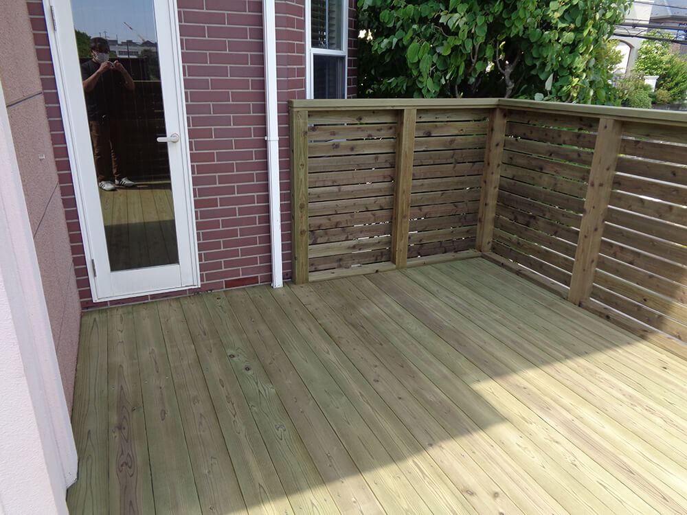 横浜市青葉区の傾斜地ウッドデッキ施工例3