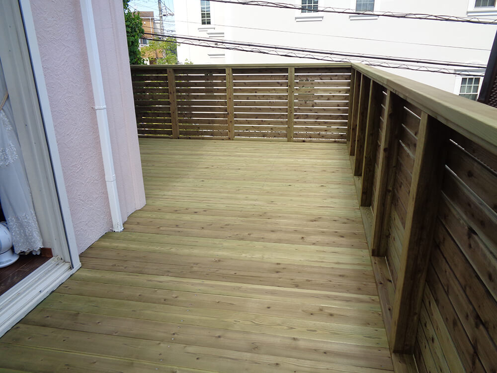 横浜市青葉区の傾斜地ウッドデッキ施工例4