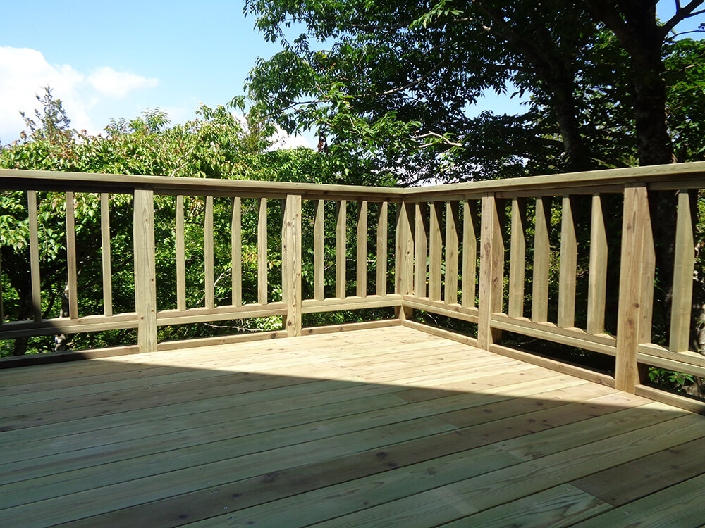 静岡県熱海市の傾斜地ウッドデッキ施工例4