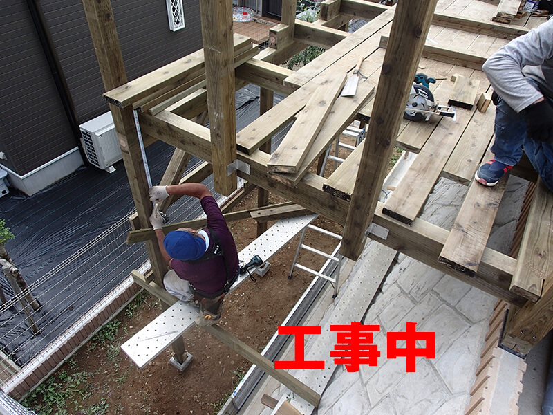 神奈川県横浜市都筑区の傾斜地・ハイデッキウッドデッキ施工例4