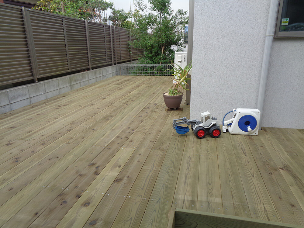 神奈川県藤沢市 庭 ウッドデッキ3