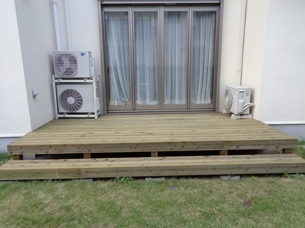 庭ウッドデッキ