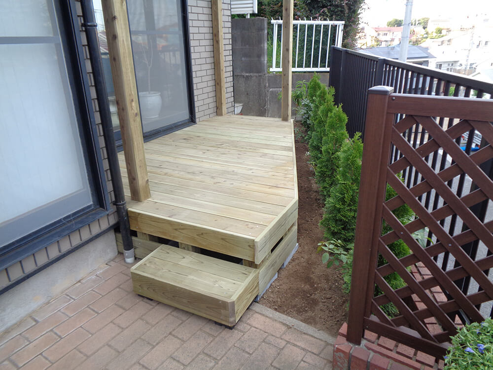 横浜市中区 庭 ウッドデッキ3