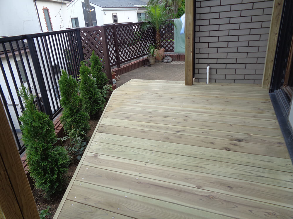 横浜市中区 庭 ウッドデッキ4