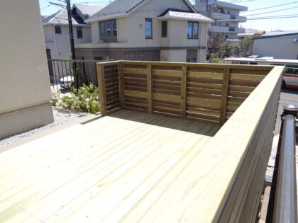 横浜市青葉区 車庫上ウッドデッキ施工
