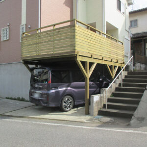 千葉市稲毛区 車庫上ウッドデッキ施工