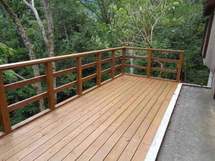 静岡県伊東市 傾斜地ウッドデッキ施工